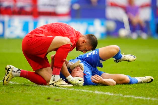 EURO 2024, England - Slowakei GER: England v Slovakia. UEFA EURO, EM, Europameisterschaft,Fussball 2024 Martin Dubravka and Denis Vavro of Slovakia during the UEFA Euro 2024 match between England and Slovakia, Round of 16, played at Veltins-Arena stadium on June 30, 2024 in Gelsenkirchen, Germany. Contributor Copyright: xPressinphotox PS_240630_ENG-SLOVAKIA_564