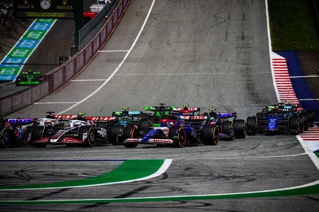 Formula 1 Championship - FORMULA 1 QATAR AIRWAYS AUSTRIAN GRAND PRIX 2024 - Race Start of the race Max Verstappen in front then Lando Norrisduring the Austrian GP, Spielberg 27-30 June 2024, Formula 1 World Championship, WM, Weltmeisterschaft 2024. Styria Austria  Copyright: xIPAxSport ABACAx