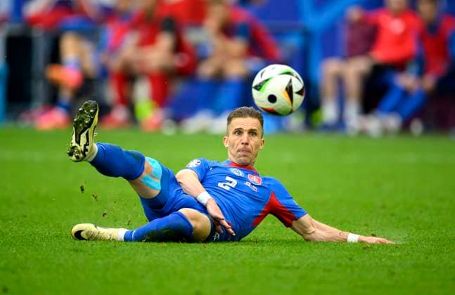 Peter PEKARIK (SVK) AKtion, Achtelfinale, Match M40, England (ENG) - Slowakei (SVK), am 30.06.2024 in Gelsenkirchen Deutschland. Fussball Europameisterschaft 2024 vom 14.06. - 14.07.2024 in Deutschland. Â
