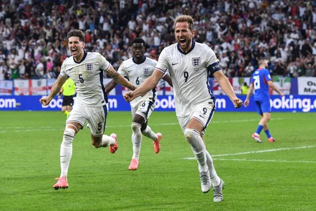 Fußball UEFA EURO, EM, Europameisterschaft,Fussball 2024 Achtelfinale England - Slowakei am 30.06.2024 in der Arena AufSchalke in Gelsenkirchen Torjubel Jubel Tor zum 2:1 durch Harry Kane ( England )