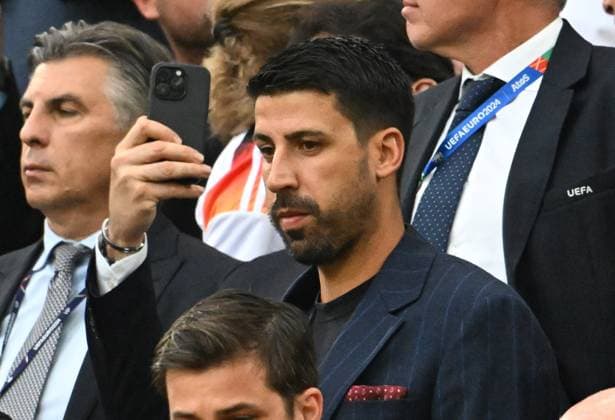30.06.2024, xsltx, Fussball EM 2024 1 8 Finale, Spanien - Georgien emspor, v.l. Sami Khedira (DFL DFB REGULATIONS PROHIBIT ANY USE OF PHOTOGRAPHS as IMAGE SEQUENCES and or QUASI-VIDEO) Köln