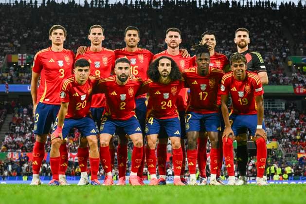 Mannschaftsfoto Spanien , Spanien vs. Georgien, Fussball, UEFA EURO, EM, Europameisterschaft,Fussball 2024, Achtelfinale, 30.06.2024 Koeln Nordrhein-Westfalen Deutschland
