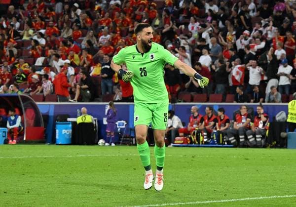 30.06.2024, xsltx, Fussball EM 2024 1 8 Finale, Spanien - Georgien emspor, v.l. Giorgi Mamardashvili (Georgien) celebrate the goal, Der Torjubel zum 1:0 (DFL DFB REGULATIONS PROHIBIT ANY USE OF PHOTOGRAPHS as IMAGE SEQUENCES and or QUASI-VIDEO) Köln
