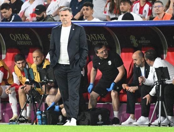 30.06.2024, xsltx, Fussball EM 2024 1 8 Finale, Spanien - Georgien emspor, v.l. Trainer Coach Willy Sagnol (Georgien) (UEFA REGULATIONS PROHIBIT ANY USE OF PHOTOGRAPHS as IMAGE SEQUENCES and or QUASI-VIDEO) Köln