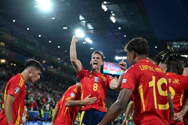 Torjubel zum 2:1 durch Fabian Ruiz 8 (Spanien), Spanien vs. Georgien, Fussball, UEFA EURO, EM, Europameisterschaft,Fussball 2024, Achtelfinale, 30.06.2024 Koeln Nordrhein-Westfalen Deutschland