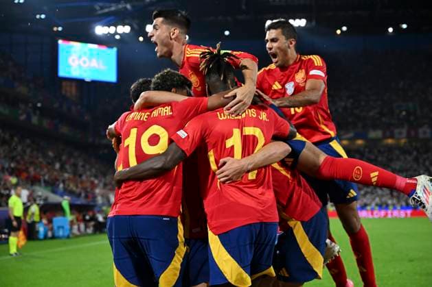 Torjubel zum 2:1 durch Fabian Ruiz 8 (Spanien), Spanien vs. Georgien, Fussball, UEFA EURO, EM, Europameisterschaft,Fussball 2024, Achtelfinale, 30.06.2024 Koeln Nordrhein-Westfalen Deutschland