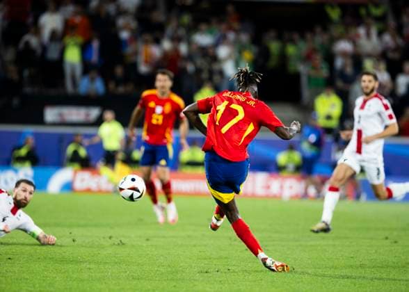 Koeln, RheinEnergieStadion, 30.06.2024: Nico Williams scores the 3:1 goal during the match UEFA European Championship, EM, Europameisterschaft 2024 Spain vs. Georgia.
