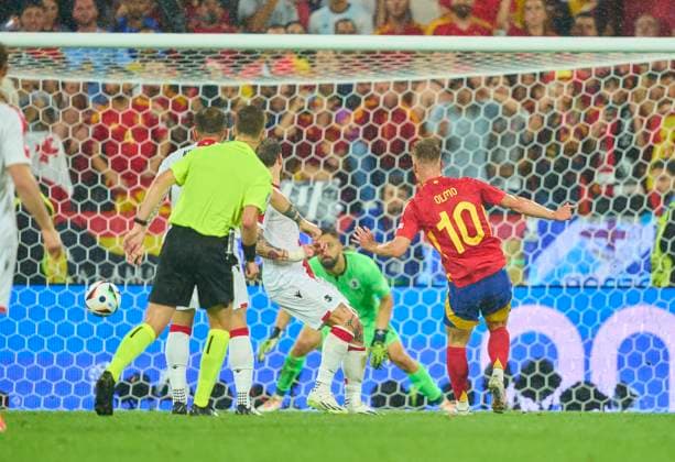 Dani Olmo, ESP 10 scores, shoots goal , Tor, Treffer, Torschuss, 4-1 in the best of 16 match SPAIN - GEORGIA of the UEFA European Championships 2024 on Jun 30, 2024 in Cologne, Germany.
