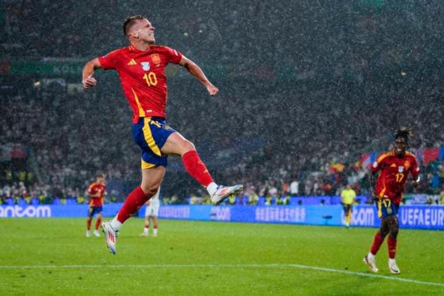 GER: Spain v Georgia. UEFA EURO, EM, Europameisterschaft,Fussball 2024 Dani Olmo of Spain celebrates the 4-1 during the UEFA Euro 2024 match between Spain and Georgia, Round of 16, played at Rhein Energie Stadium on June 30, 2024 in Koln, Germany. kpng Copyright: xBaguxBlancox xPRESSINPHOTOx PS_240630_ESP_GEO_058