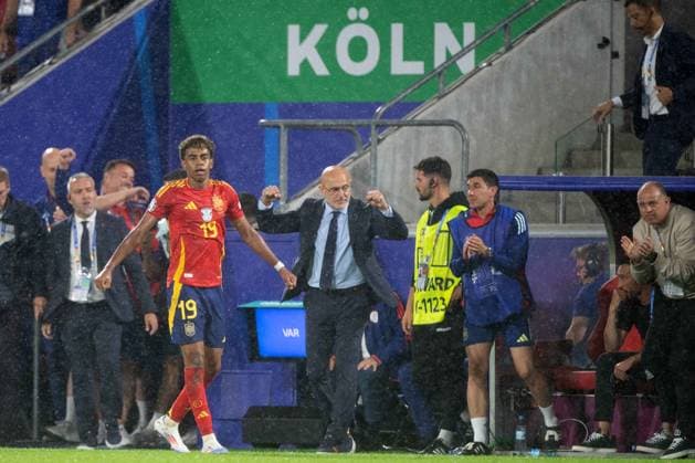Trainer Luis DE LA FUENTE (ESP), Schlussjubel, Jubel, jubeln, Freude, cheers, Achtelfinale Spanien (ESP) - Georgien (GEO) 4:1 Stadion Koeln, Cologne Stadium, 30.06.2024. Fussball UEFA EURO, EM, Europameisterschaft,Fussball 2024 GERMANY vom 14.06.2024 - 14.07.2024. Â