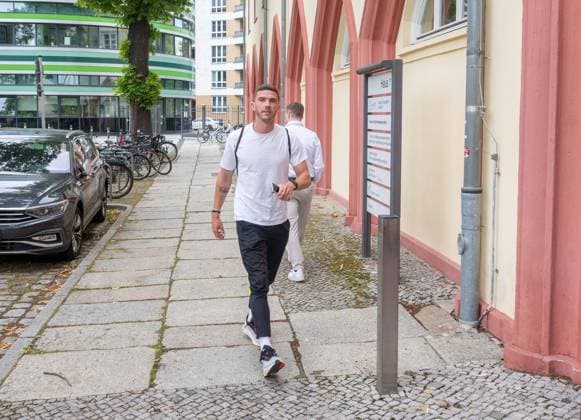 Sport Bilder des Tages Fussball, Herren, Saison 2024 25, 1. Bundesliga, 1. FC Union Berlin, medizinische Untersuchungen in der Sportmedizin der Charite Berlin, Robin Gosens (1. FC Union), 01.07. 2024, Copyright: xMatthiasxKochx