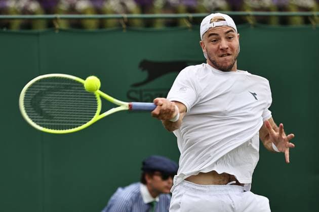 Sport Themen der Woche KW27 Sport Bilder des Tages Jan-Lennard Struff, GER, during first round of 2024 All England Lawn Tennis Championships at Wimbledon, gentlemens singles, London, 01 07 2024; - *** Jan Lennard Struff, GER, during first round of 2024 All England Lawn Tennis Championships at Wimbledon, gentlemens singles, London, 01 07 2024 