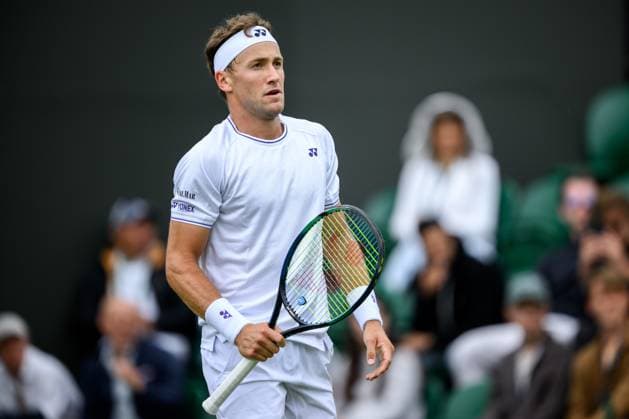 240701 Casper Ruud of Norway competes in a first round singles tennis match during day 1 of Wimbledon on July 1, 2024 in London. Photo: Jesper Zerman BILDBYRAN kod JZ JZ0547 tennis wimbledon day 1 bbeng jubel Copyright: JESPERxZERMAN BB240701JZ013