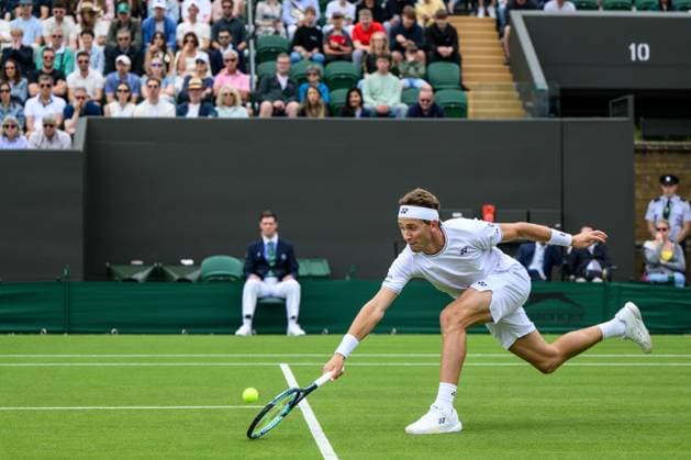240701 Casper Ruud of Norway competes in a first round singles tennis match during day 1 of Wimbledon on July 1, 2024 in London. Photo: Jesper Zerman BILDBYRAN kod JZ JZ0547 tennis wimbledon day 1 bbeng Copyright: JESPERxZERMAN BB240701JZ028