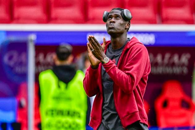 France v Belgium Round of 16 - UEFA EURO, EM, Europameisterschaft,Fussball 2024 DUSSELDORF, GERMANY - JULY 01 : Onana Amadou midfielder of Belgium before the game during the UEFA EURO 2024 European Football Championship tournament round of 16 match between France and Belgium at Dusseldorf Arena on July 1, 2024 in Dusseldorf, Germany, 01 07 2024 Dusseldorf Germany  Copyright: xPeterxDexVoechtx