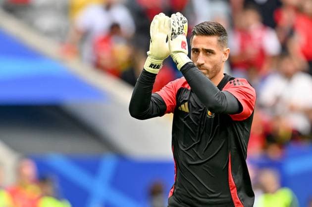 240701 EURO2024 FRANCE VS BELGIUM goalkeeper Koen Casteels (1) of Belgium pictured during warming up ahead of a soccer game between the national teams of France, called les Bleus and Belgium, called the Red Devils in a round of 16 knock out game of the UEFA EURO, EM, Europameisterschaft,Fussball 2024 tournament , on Monday 1 July 2024 in Dusseldorf , Germany . photo sportpix David Catry Dusseldorf GERMANY  Copyright: xx 471344