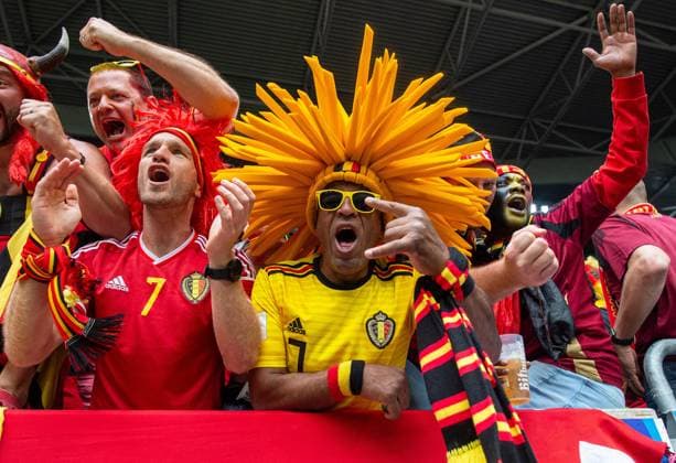 Fussball, Herren, Saison 2023 24, Euro 2024 (Achtelfinale) in Düsseldorf, Frankreich - Belgien, Fans von Belgien, 01.07. 2024, Copyright: xSebastianxRäppold MatthiasxKochx