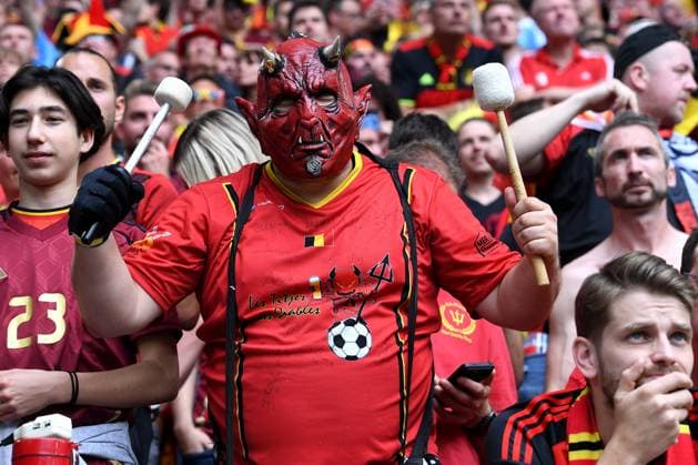 Fußball UEFA EURO, EM, Europameisterschaft,Fussball 2024 Achtelfinale Frankreich - Belgien am 01.07.2024 in der Düsseldorf Arena in Düsseldorf Fans Zuschauer Belgien mit Trommel und Rote Teufel Maske