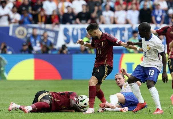 Belgium s Jeremy Doku, Belgium s Yannick Carrasco and France s Antoine Griezmann pictured during a soccer game between France and Belgian national soccer team Red Devils, Monday 01 July 2024 in Dusseldorf, Germany, the Round of 16 game in the UEFA EURO, EM, Europameisterschaft,Fussball 2024 European championships. BRUNOxFAHY  x95642593x