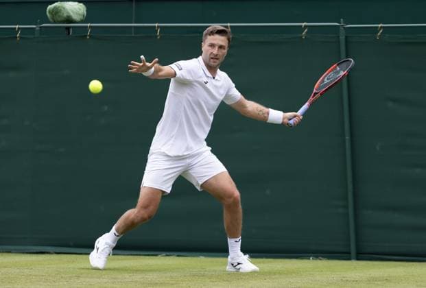 Liam Broady of GB in action Wimbledon Tennis Championships, Day 1, The All England Lawn Tennis and Croquet Club, London, UK - 01 Jul 2024  Copyright: xEllaxLing Shutterstockx 14565035ab