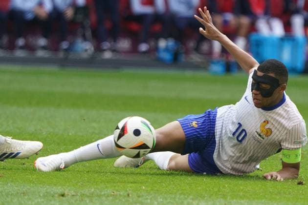 Fussball, UEFA Euro2024, EM 2024, Achtelfinale, Frankreich - Belgien, Düsseldorf Arena Düsseldorf , Kylian Mbappe Frankreich Aktion, Einzelbild