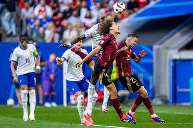240701 Wout Faes and Timothy Castagne of Belgium and Marcus Thuram of France during the UEFA EURO, EM, Europameisterschaft,Fussball 2024 Football Championship round of 16 match between France and Belgium on July 1, 2024 in Dusseldorf. Photo: Mathias Bergeld BILDBYRAN kod MB MB0941 fotboll football soccer fotball fotbolls-em europamästerskap em uefa euro uefa european football championship euro 2024 frankrike france belgien belgium bbeng round of 16 attondelsfinal Copyright: MATHIASxBERGELD BB240701MB047