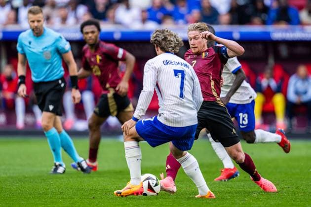 240701 Kevin De Bruyne of Belgium during the UEFA EURO, EM, Europameisterschaft,Fussball 2024 Football Championship round of 16 match between France and Belgium on July 1, 2024 in Dusseldorf. Photo: Mathias Bergeld BILDBYRAN kod MB MB0941 fotboll football soccer fotball fotbolls-em europamästerskap em uefa euro uefa european football championship euro 2024 frankrike france belgien belgium bbeng round of 16 attondelsfinal Copyright: MATHIASxBERGELD BB240701MB051