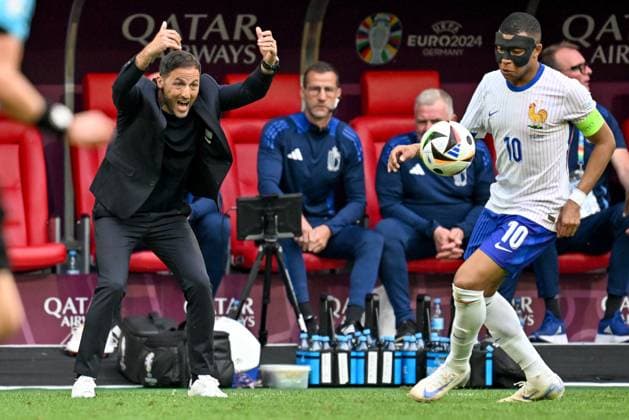 240701 EURO2024 FRANCE VS BELGIUM Head Coach Domenico Tedesco of Belgium reacts during a soccer game between the national teams of France, called les Bleus and Belgium, called the Red Devils in a round of 16 knock out game of the UEFA EURO, EM, Europameisterschaft,Fussball 2024 tournament , on Monday 1 July 2024 in Dusseldorf , Germany . photo sportpix David Catry Dusseldorf GERMANY  Copyright: xx 471642