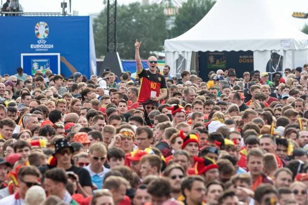 Fan Zone Burgplatz und Rheinufer in Düsseldorf - Public Viewing: UEFA EURO, EM, Europameisterschaft,Fussball 2024 - Frankreich gegen Belgien; 01.07.2024 Fan Zone Burgplatz und Rheinufer in Düsseldorf - Public Viewing: UEFA EURO 2024 - Frankreich gegen Belgien am 01.07.2024, Düsseldorf. - Copyright: xBEAUTIFULxSPORTS KennyxBeelex