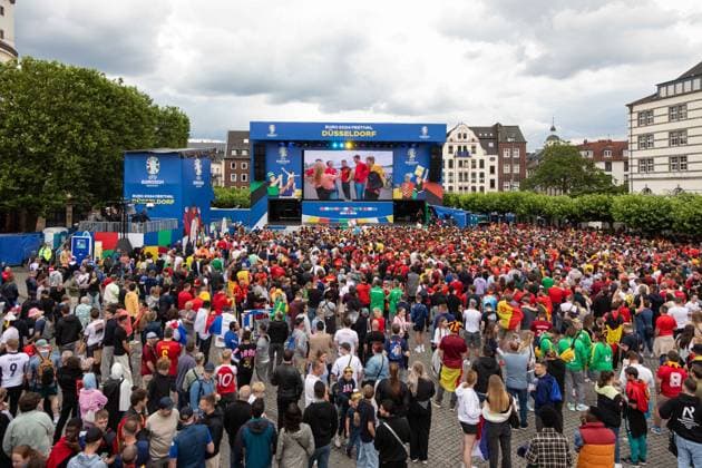 Fan Zone Burgplatz und Rheinufer in Düsseldorf - Public Viewing: UEFA EURO, EM, Europameisterschaft,Fussball 2024 - Frankreich gegen Belgien; 01.07.2024 Fan Zone Burgplatz und Rheinufer in Düsseldorf - Public Viewing: UEFA EURO 2024 - Frankreich gegen Belgien am 01.07.2024, Düsseldorf. - Copyright: xBEAUTIFULxSPORTS KennyxBeelex