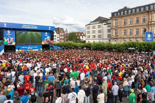 Fan Zone Burgplatz und Rheinufer in Düsseldorf - Public Viewing: UEFA EURO, EM, Europameisterschaft,Fussball 2024 - Frankreich gegen Belgien; 01.07.2024 Fan Zone Burgplatz und Rheinufer in Düsseldorf - Public Viewing: UEFA EURO 2024 - Frankreich gegen Belgien am 01.07.2024, Düsseldorf. - Copyright: xBEAUTIFULxSPORTS KennyxBeelex