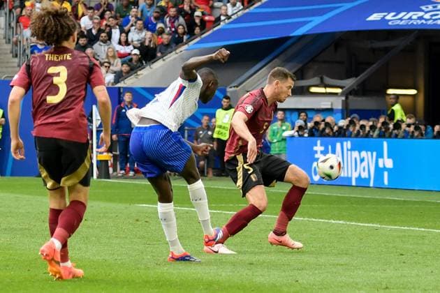 Randal Kolo Muani 12 (Frankreich) erzielt das Tor zum 1:0 01.07.2024 Fussball Europameisterschaft in Deutschland Frankreich vs Belgien, Merkur Spiel-Arena, Duesseldorf, NRW Germany