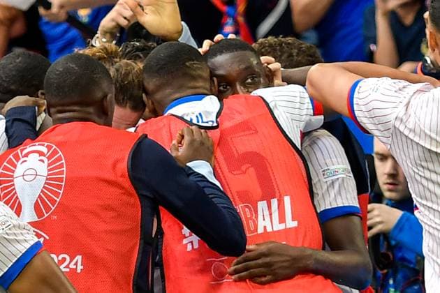 Randal Kolo Muani 12 (Frankreich) jubelt nach dem Tor zum 1:0 mit der Mannschaft 01.07.2024 Fussball Europameisterschaft in Deutschland Frankreich vs Belgien, Merkur Spiel-Arena, Duesseldorf, NRW Germany