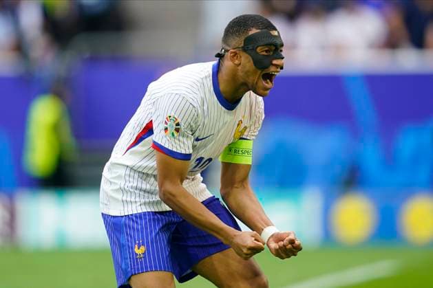 GER: France v Belgium. UEFA EURO, EM, Europameisterschaft,Fussball 2024 Kylian Mbappe of France celebrates the 1-0 scored by his teammate Randal Kolo Muani during the UEFA Euro 2024 match between France and Belgium, Round of 16, played at Dusseldorf Arena on July 1, 2024 in Düsseldorf, Germany. kpng Copyright: xSergioxRuizx xPRESSINPHOTOx PS_240701_FRA_BEL_907
