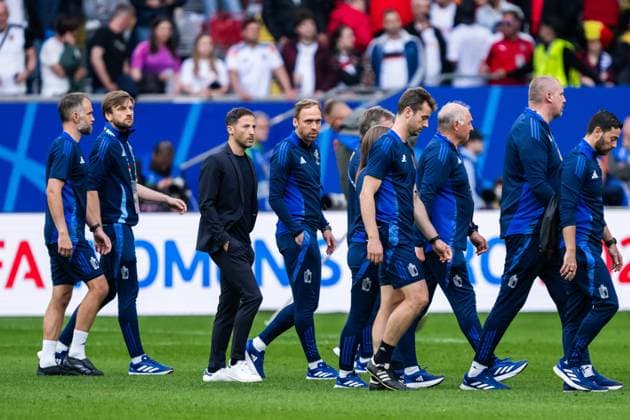 240701 Head coach Domenico Tedesco of Belgium looks dejected after the UEFA EURO, EM, Europameisterschaft,Fussball 2024 Football Championship round of 16 match between France and Belgium on July 1, 2024 in Dusseldorf. Photo: Mathias Bergeld BILDBYRAN kod MB MB0941 fotboll football soccer fotball fotbolls-em europamästerskap em uefa euro uefa european football championship euro 2024 frankrike france belgien belgium bbeng round of 16 attondelsfinal dejected depp Copyright: MATHIASxBERGELD BB240701MB097