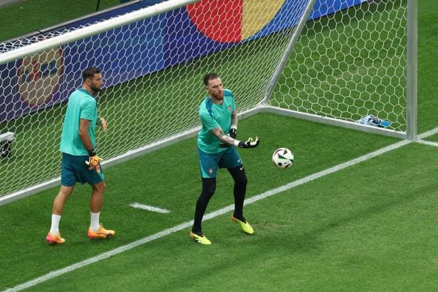 JosÃ Sa of Portugal warms up Portugal v Slovenia, UEFA European Championship, EM, Europameisterschaft 2024, Round of 16, Football, Frankfurt Arena, Frankfurt, Germany - 01 Jul 2024 EDITORIAL USE ONLY No use with unauthorised audio, video, data, fixture lists, club league logos or live services. Online in-match use limited to 120 images, no video emulation. No use in betting, games or single club league player publications.  Copyright: xPaulxCurrie Shutterstockx 14566636k