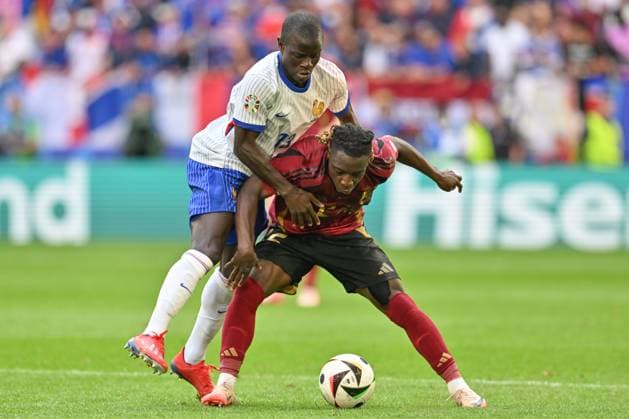 240701 EURO2024 FRANCE VS BELGIUM NGolo Kante (13) of France defending on Jeremy Doku (22) of Belgium during a soccer game between the national teams of France, called les Bleus and Belgium, called the Red Devils in a round of 16 knock out game of the UEFA EURO, EM, Europameisterschaft,Fussball 2024 tournament , on Monday 1 July 2024 in Dusseldorf , Germany . photo sportpix David Catry Dusseldorf GERMANY  Copyright: xx 471738