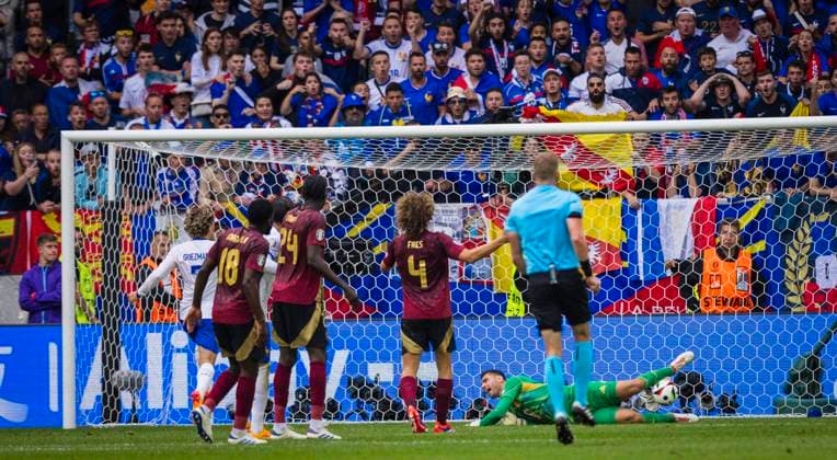Dusseldorf, Germany. 01st Jul 2024. Goal for 1:0 by Randal Kolo Muani (FRA) vs Koen Casteels (BEL) France - Belgium Frankreich - Belgien 01.07.2024