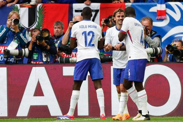 France v Belgium UEFA EURO, EM, Europameisterschaft,Fussball 2024 Round of 16 Randal Kolo Muani of France celebrates scoring his sides 1st goal during the UEFA Euro 2024 Round of 16 match between France and Belgium at Merkur Spiel-Arena, Düsseldorf UK Newspapers OUT Copyright: xPaulxChestertonx FIL-20313-0048