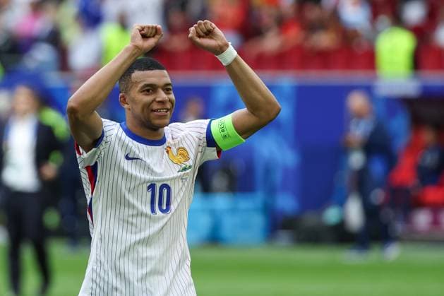 EM 2024: Frankreich - Belgien am 01.07.2024 in der Arena Düsseldorf in Duesseldorf Kylian Mbappe (France 10) jubelt und freut sich