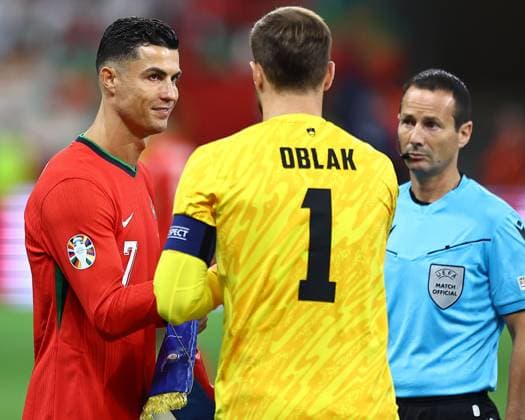 Cristiano Ronaldo of Portugal shakes the hand of Jan Oblak of Slovenia prior to the match Portugal v Slovenia, UEFA European Championship, EM, Europameisterschaft 2024, Round of 16, Football, Frankfurt Arena, Frankfurt, Germany - 01 Jul 2024 EDITORIAL USE ONLY No use with unauthorised audio, video, data, fixture lists, club league logos or live services. Online in-match use limited to 120 images, no video emulation. No use in betting, games or single club league player publications.  Copyright: xMichaelxZemanek Shutterstockx 14566640ac