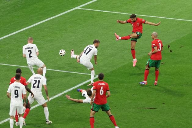Ruben Dias of Portugal takes a shot but fails to score Portugal v Slovenia, UEFA European Championship, EM, Europameisterschaft 2024, Round of 16, Football, Frankfurt Arena, Frankfurt, Germany - 01 Jul 2024 EDITORIAL USE ONLY No use with unauthorised audio, video, data, fixture lists, club league logos or live services. Online in-match use limited to 120 images, no video emulation. No use in betting, games or single club league player publications.  Copyright: xPaulxCurrie Shutterstockx 14566636z