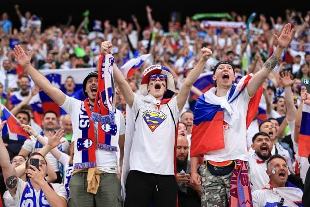 Football - UEFA EURO, EM, Europameisterschaft,Fussball 2024 - Round of 16 - Portugal v Slovenia 1st July 2024 - UEFA EURO 2024 - Round of 16 - Portugal v Slovenia - Slovenia fans - Photo: Simon Stacpoole Offside. Frankfurt Germany Copyright: xSimonxStacpoolexOffside