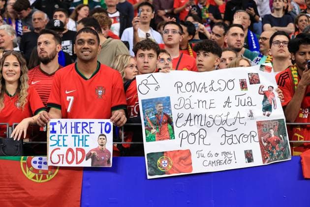 Football - UEFA EURO, EM, Europameisterschaft,Fussball 2024 - Round of 16 - Portugal v Slovenia 1st July 2024 - UEFA EURO 2024 - Round of 16 - Portugal v Slovenia - Portugal fans - Photo: Simon Stacpoole Offside. Frankfurt Germany Copyright: xSimonxStacpoolexOffside