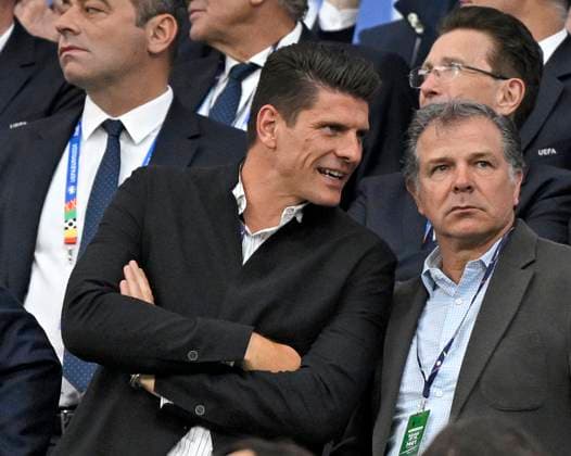 01.07.2024, Fussball UEFA EURO, EM, Europameisterschaft,Fussball 2024, Achtelfinale, Portugal - Slowenien, in der Frankfurt Arena Frankfurt am Main, Mario Gomez und Andreas Möller (beide Deutschland)