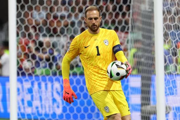 Frankfurt Arena Frankfurt am Main, UEFA EURO, EM, Europameisterschaft,Fussball 2024 Germany, Monday 1 Jul 2024 Round of 16, Portugal - Slovenia, goalkeeper, Torwart Jan Oblak (Slovenia) Copyright: JoaquimxFerreira