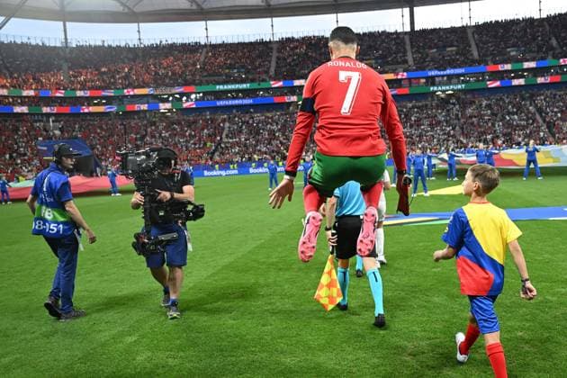 01.07.2024, xjhx, Fussball EM 2024 1 8 Finale, Portugal - Slowenien emspor, v.l. Cristiano Ronaldo (Portugal) (UEFA REGULATIONS PROHIBIT ANY USE OF PHOTOGRAPHS as IMAGE SEQUENCES and or QUASI-VIDEO) Frankfurt am Main