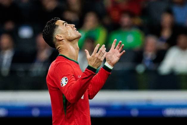 UEFA EURO, EM, Europameisterschaft,Fussball 2024: Portugal - Slowenien; 01.07.2024 Cristiano Ronaldo dos Santos Aveiro (Portugal, 7) frustriert, Hände erhoben, Blick nach Oben UEFA EURO 2024: Portugal - Slowenien; Frankfurt Arena Frankfurt am 01.07.2024 Copyright: xBEAUTIFULxSPORTS Wunderlx
