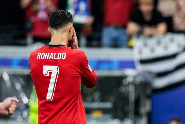 UEFA EURO, EM, Europameisterschaft,Fussball 2024: Portugal - Slowenien; 01.07.2024 Cristiano Ronaldo dos Santos Aveiro (Portugal, 7) schlägt die Hände vor dem Gesicht zusammen nach verpatztem Elfmeter UEFA EURO 2024: Portugal - Slowenien; Frankfurt Arena Frankfurt am 01.07.2024 Copyright: xBEAUTIFULxSPORTS Wunderlx