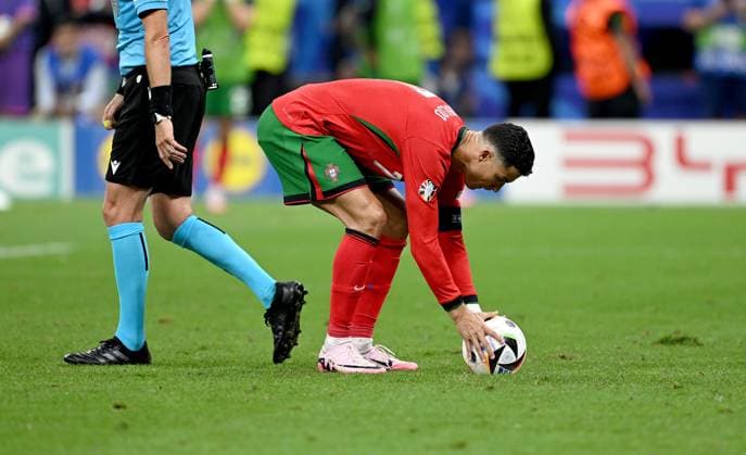 Fussball Euro 2024 Achtelfinale 01.07.2024 Portugal - Slowenien Cristiano Ronaldo (Portugal) verschiesst den Elfmeter